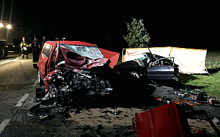Dwie osoby zginęły po zderzeniu dwóch aut osobowych koło Bartoszyc